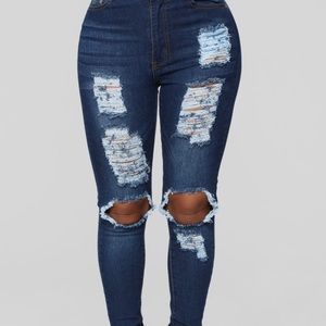Fashion Nova Jeans Distressed BRAND NEW